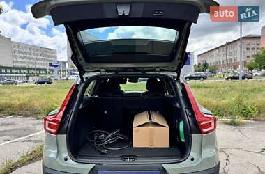 Внедорожник / Кроссовер Volvo XC40 2021 в 