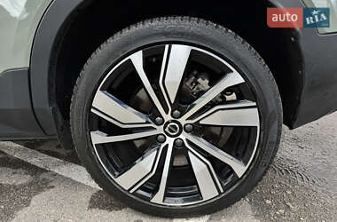 Внедорожник / Кроссовер Volvo XC40 2021 в 
