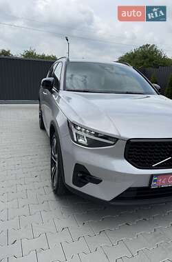 Внедорожник / Кроссовер Volvo XC40 2023 в 
