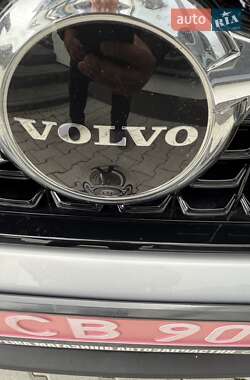 Внедорожник / Кроссовер Volvo XC40 2023 в 