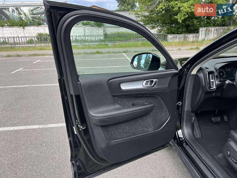 Внедорожник / Кроссовер Volvo XC40 2018 в Киеве