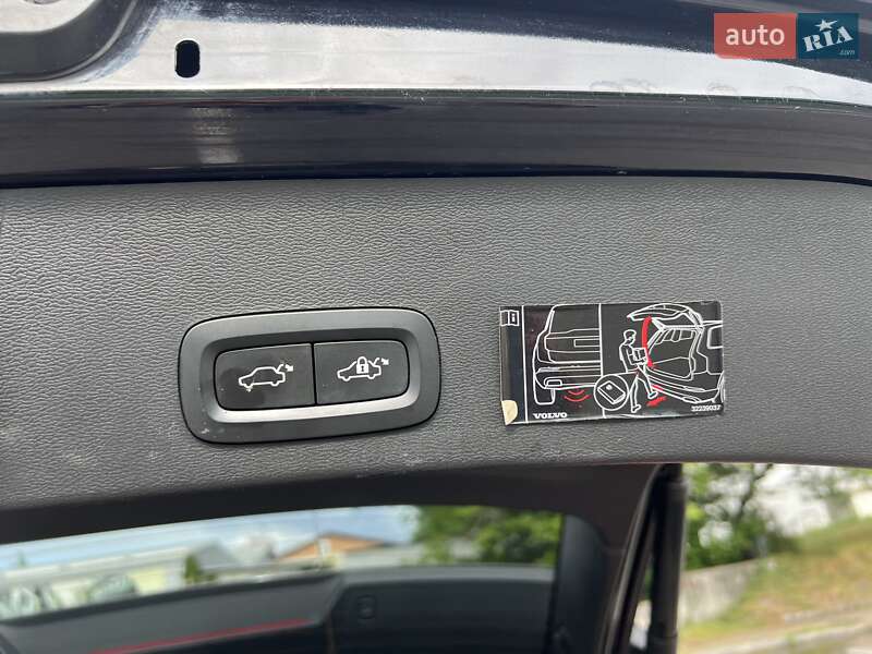 Внедорожник / Кроссовер Volvo XC40 2018 в Киеве