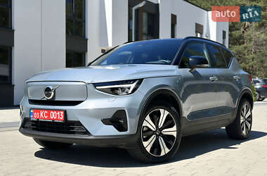 Внедорожник / Кроссовер Volvo XC40 2023 в 