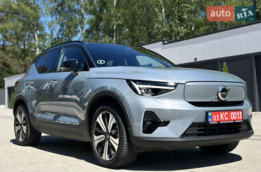 Внедорожник / Кроссовер Volvo XC40 2023 в 