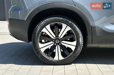 Внедорожник / Кроссовер Volvo XC40 2023 в 