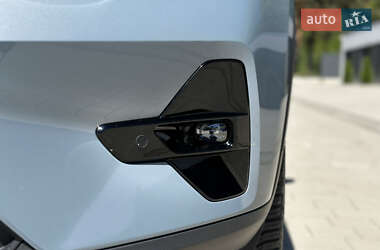 Внедорожник / Кроссовер Volvo XC40 2023 в 