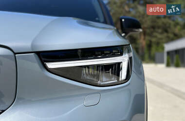 Внедорожник / Кроссовер Volvo XC40 2023 в 