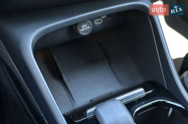 Внедорожник / Кроссовер Volvo XC40 2023 в 
