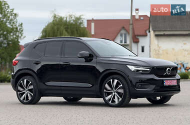 Позашляховик / Кросовер Volvo XC40 2020 в 
