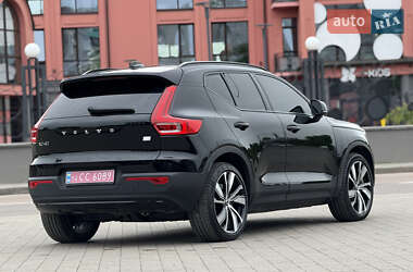 Позашляховик / Кросовер Volvo XC40 2020 в 