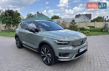 Позашляховик / Кросовер Volvo XC40 2021 в 