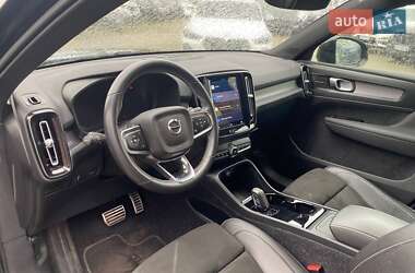 Внедорожник / Кроссовер Volvo XC40 2020 в 