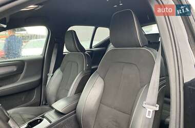 Внедорожник / Кроссовер Volvo XC40 2020 в 