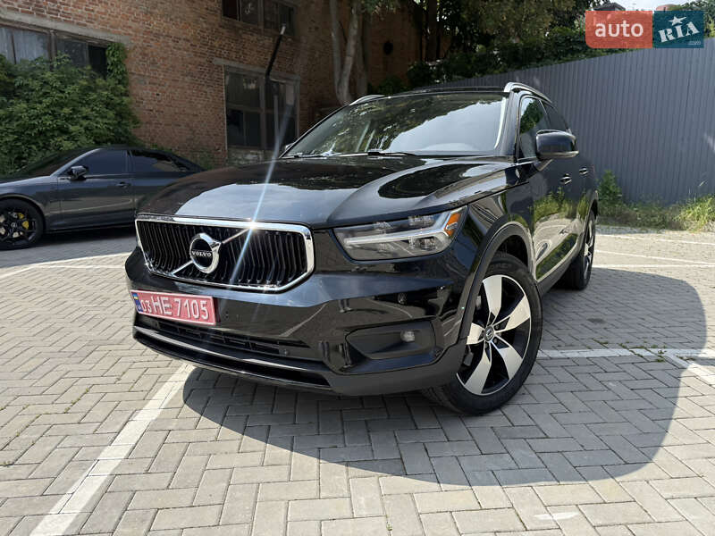 Внедорожник / Кроссовер Volvo XC40 2021 в 