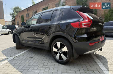 Внедорожник / Кроссовер Volvo XC40 2021 в 