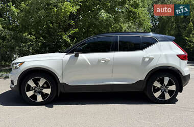 Позашляховик / Кросовер Volvo XC40 2018 в Дніпрі