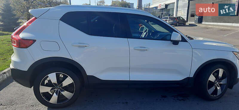 Внедорожник / Кроссовер Volvo XC40 2019 в Киеве