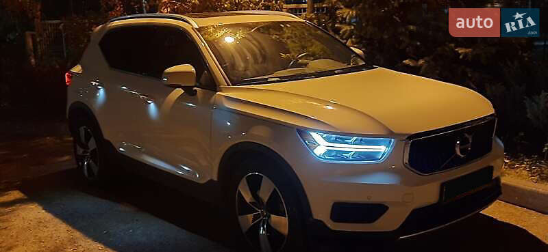 Внедорожник / Кроссовер Volvo XC40 2019 в Киеве