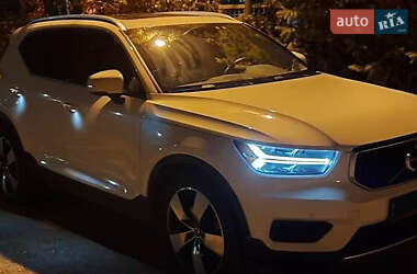 Внедорожник / Кроссовер Volvo XC40 2019 в 