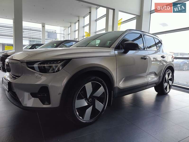 Внедорожник / Кроссовер Volvo XC40 2022 в Киеве
