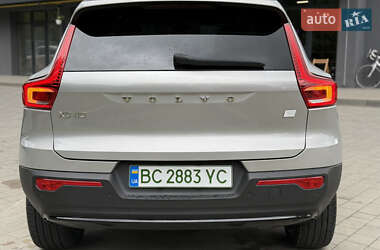 Внедорожник / Кроссовер Volvo XC40 2022 в 