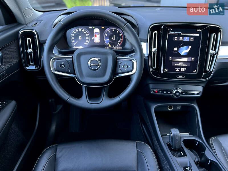 Внедорожник / Кроссовер Volvo XC40 2020 в Одессе