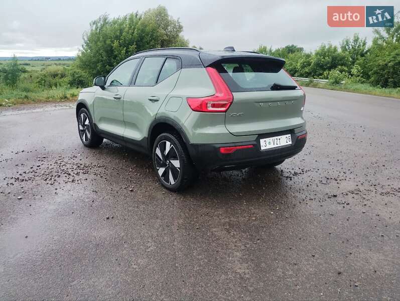 Внедорожник / Кроссовер Volvo XC40 2023 в Дубно