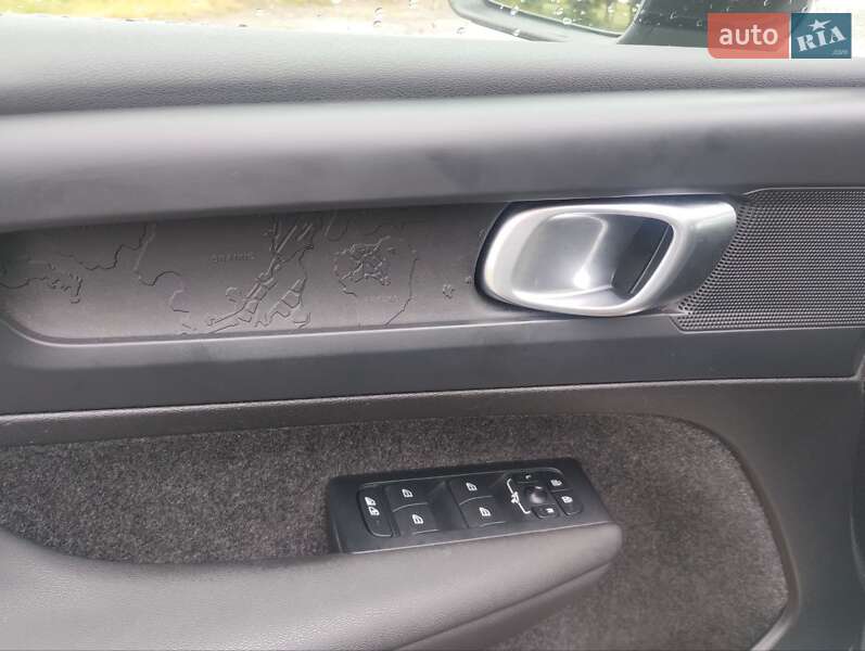 Внедорожник / Кроссовер Volvo XC40 2023 в Дубно