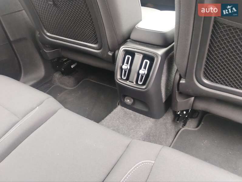 Внедорожник / Кроссовер Volvo XC40 2023 в Дубно