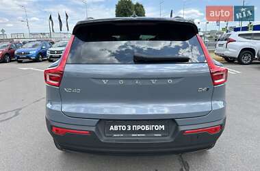 Внедорожник / Кроссовер Volvo XC40 2020 в 
