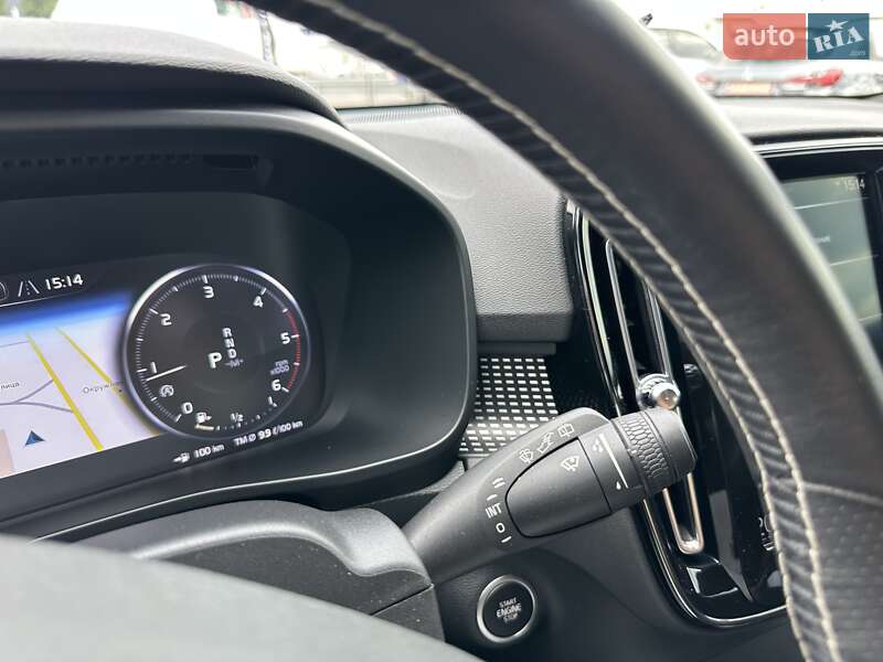 Внедорожник / Кроссовер Volvo XC40 2020 в Киеве