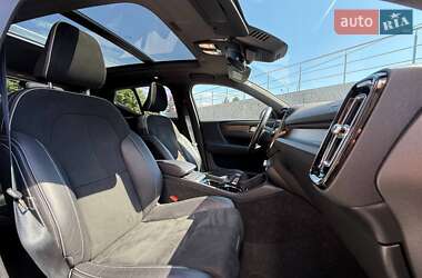 Внедорожник / Кроссовер Volvo XC40 2021 в 