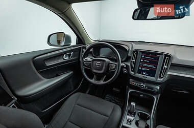 Внедорожник / Кроссовер Volvo XC40 2018 в 