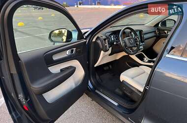 Внедорожник / Кроссовер Volvo XC40 2019 в 
