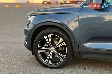Внедорожник / Кроссовер Volvo XC40 2019 в 