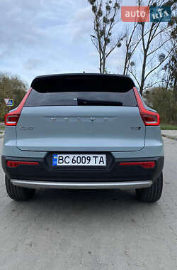 Внедорожник / Кроссовер Volvo XC40 2018 в 
