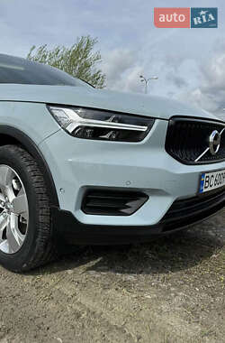 Внедорожник / Кроссовер Volvo XC40 2018 в 