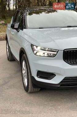 Внедорожник / Кроссовер Volvo XC40 2018 в 