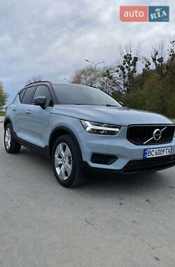 Внедорожник / Кроссовер Volvo XC40 2018 в 