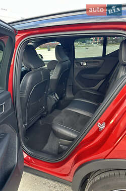Внедорожник / Кроссовер Volvo XC40 2020 в 