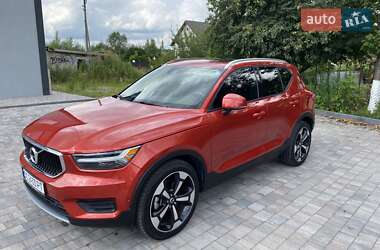 Внедорожник / Кроссовер Volvo XC40 2018 в 