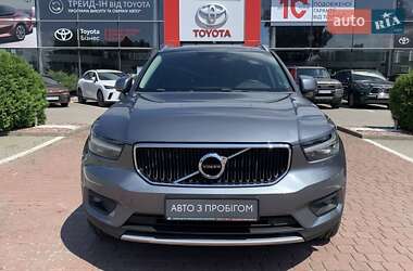 Внедорожник / Кроссовер Volvo XC40 2018 в 