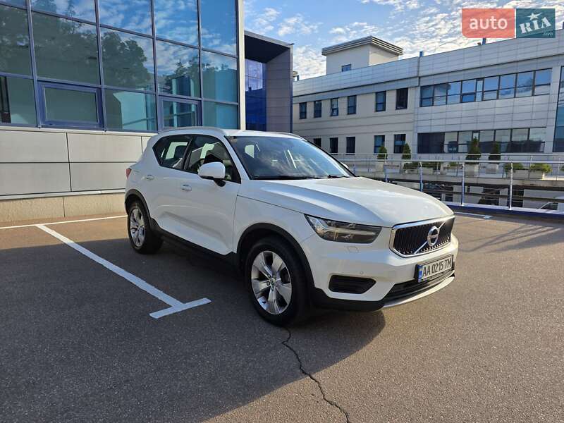 Внедорожник / Кроссовер Volvo XC40 2018 в Киеве