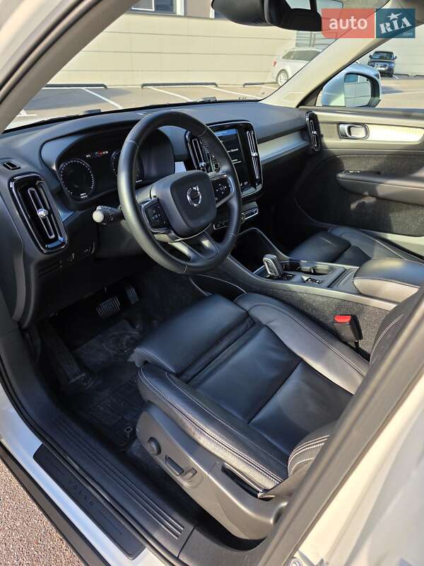 Внедорожник / Кроссовер Volvo XC40 2018 в Киеве