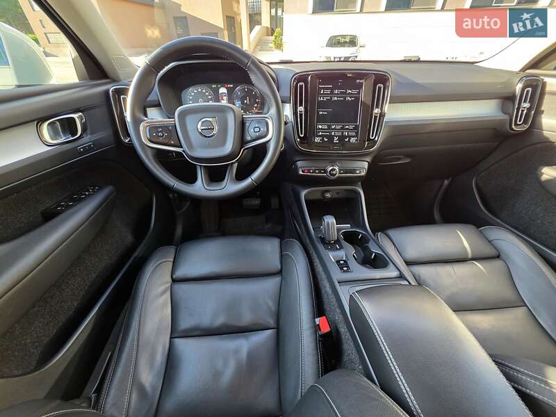 Внедорожник / Кроссовер Volvo XC40 2018 в Киеве