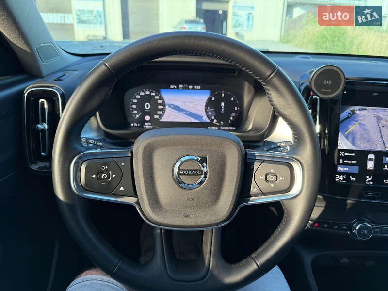 Внедорожник / Кроссовер Volvo XC40 2020 в Сумах