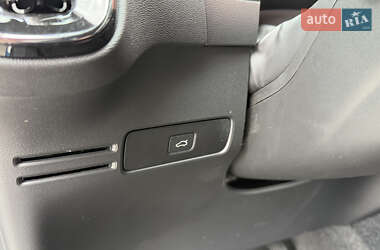 Внедорожник / Кроссовер Volvo XC40 2022 в 