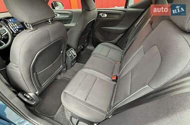 Внедорожник / Кроссовер Volvo XC40 2022 в 