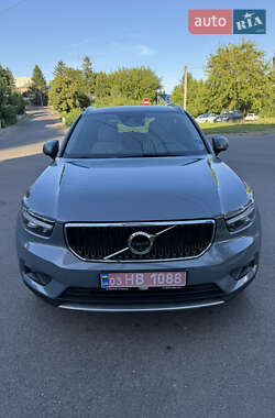 Внедорожник / Кроссовер Volvo XC40 2020 в 