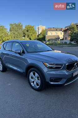Внедорожник / Кроссовер Volvo XC40 2020 в 